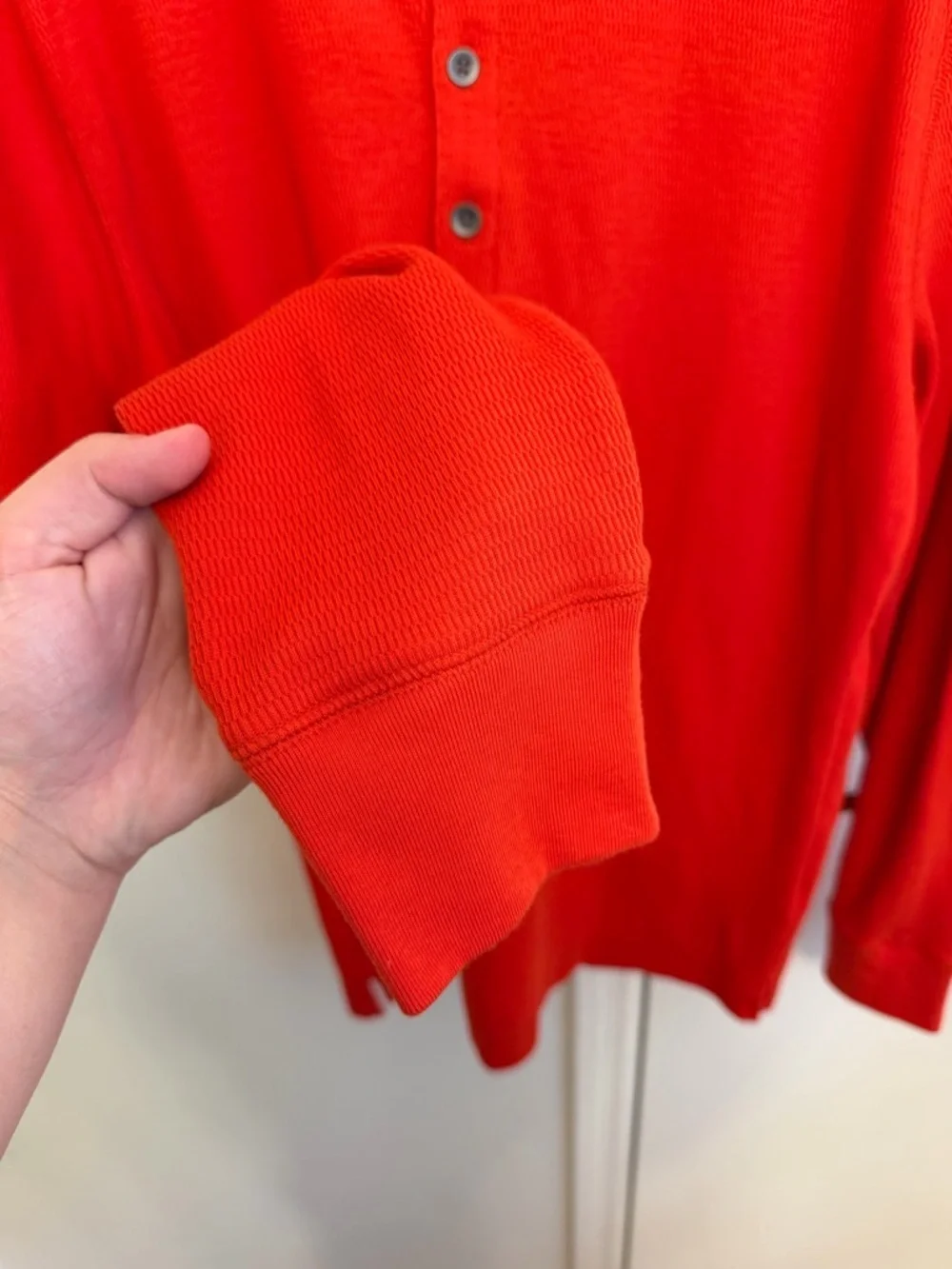NWT Banana Republic Men's Red Long-Sleeve Henley Performance Waffle Knit Large